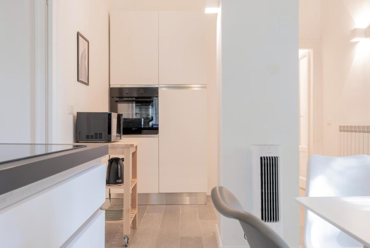 Duomo-Navigli Charming And Modern With Fast Wifi Apartment Milano Ngoại thất bức ảnh